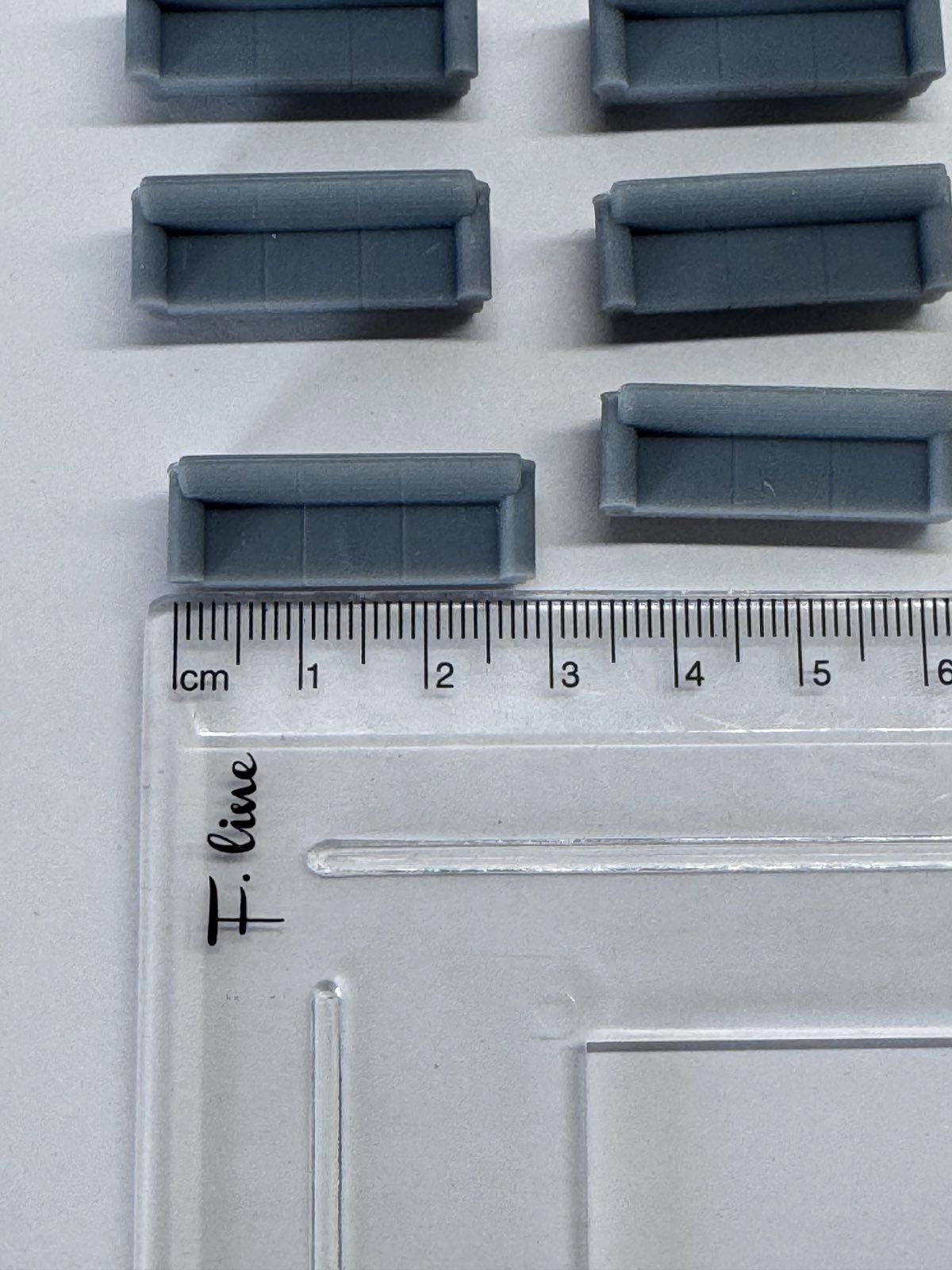 3 Seater Sofa, 10 pcs , HO GAUGE 1:87, unpainted Gray