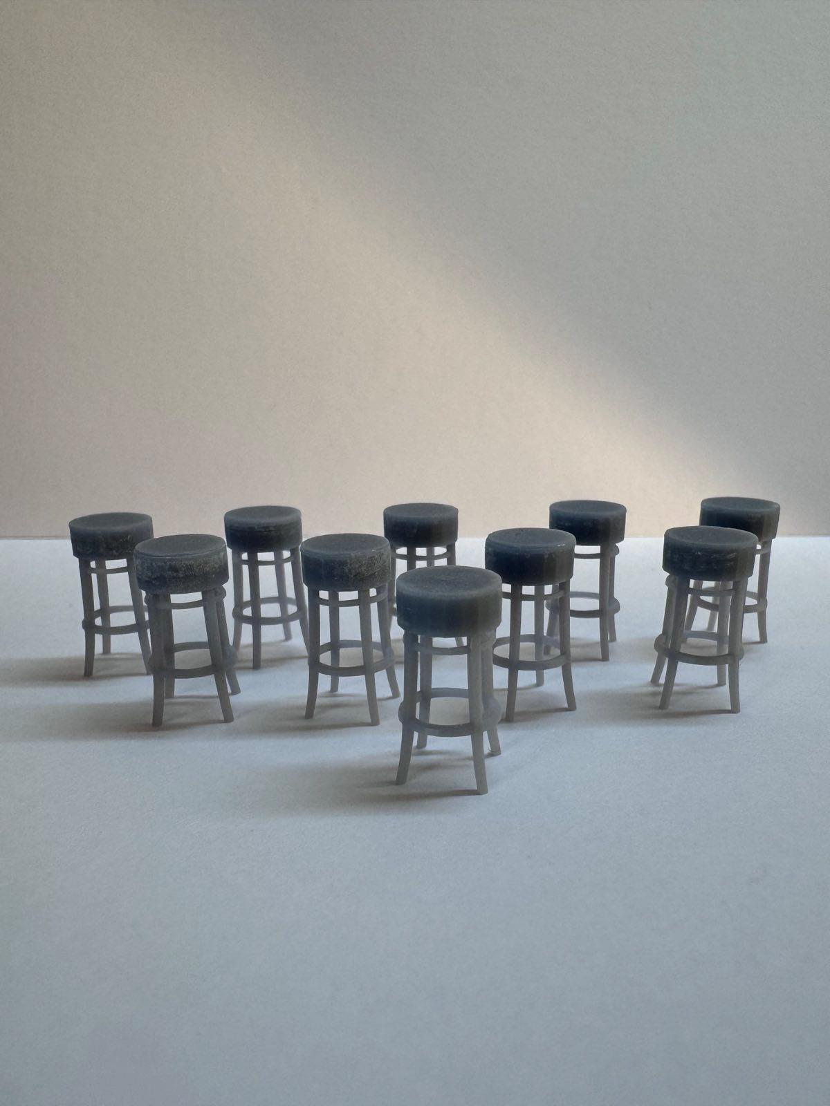 Bar Stools, 10 Pieces, O Scale 1:48 Grey Unpainted